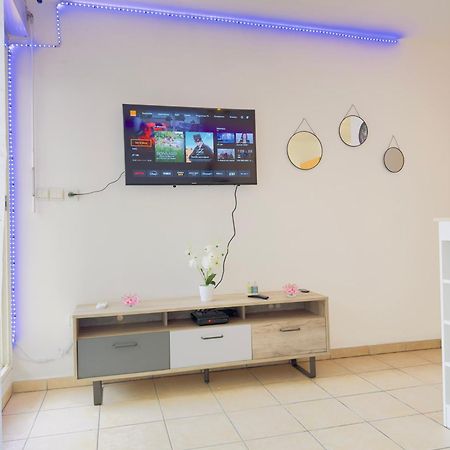 Le Petit Oasis Daire Saint-Denis Dış mekan fotoğraf