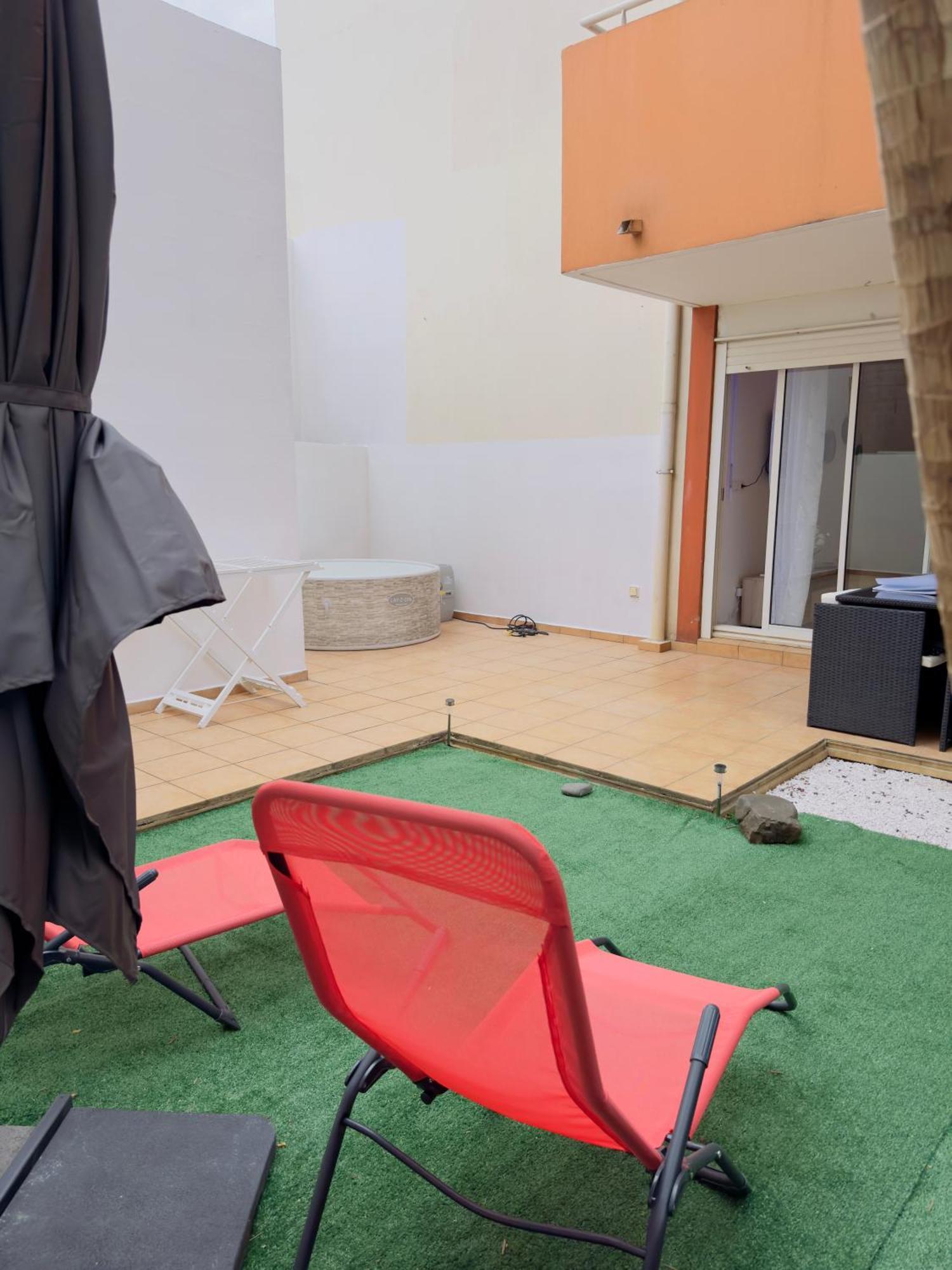 Le Petit Oasis Daire Saint-Denis Dış mekan fotoğraf